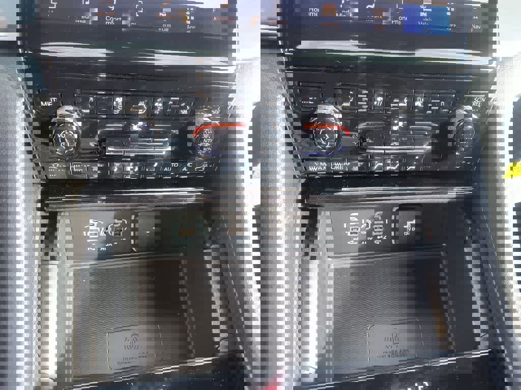 New 2025 Jeep Grand Cherokee Limited w/ Luxury Tech Group II image 19