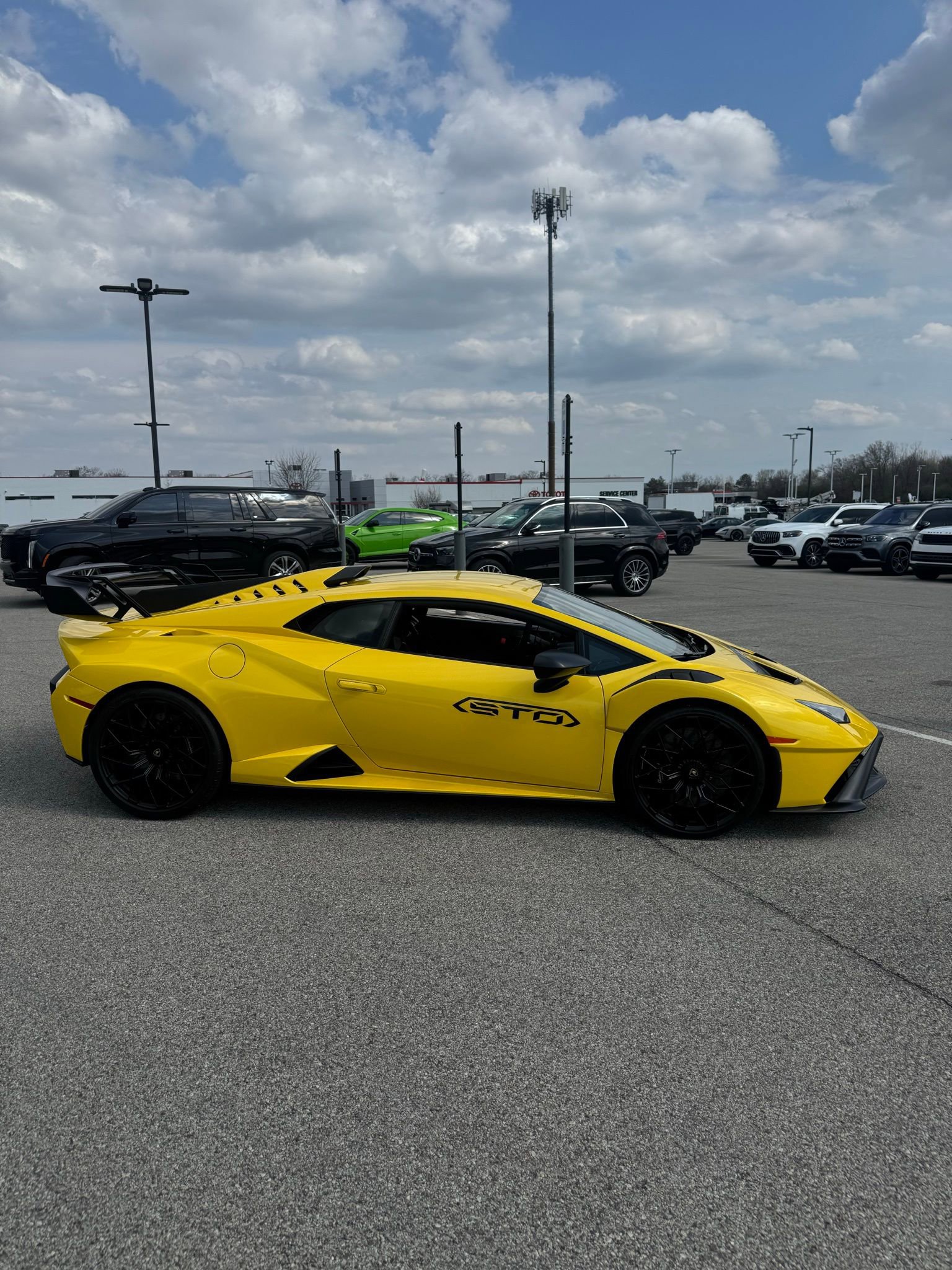 Used 2022 Lamborghini Huracan STO image 10
