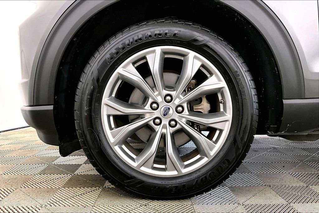 Used 2020 Ford Explorer XLT w/ Equipment Group 202A image 8