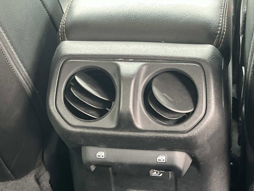 Used 2021 Jeep Gladiator Overland image 18