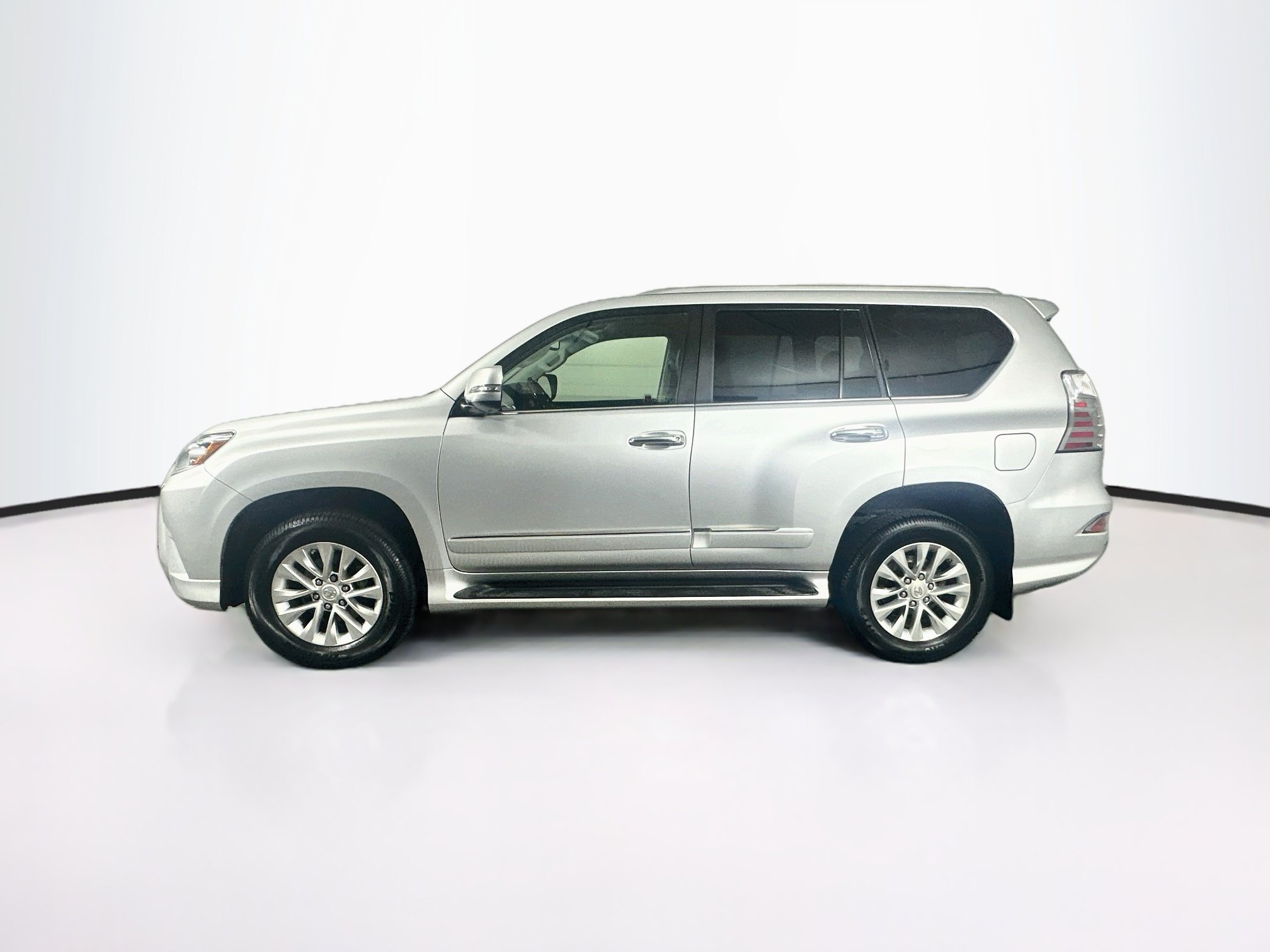 Used 2016 Lexus GX 460 w/ Premium Package AWD/4WD image 4