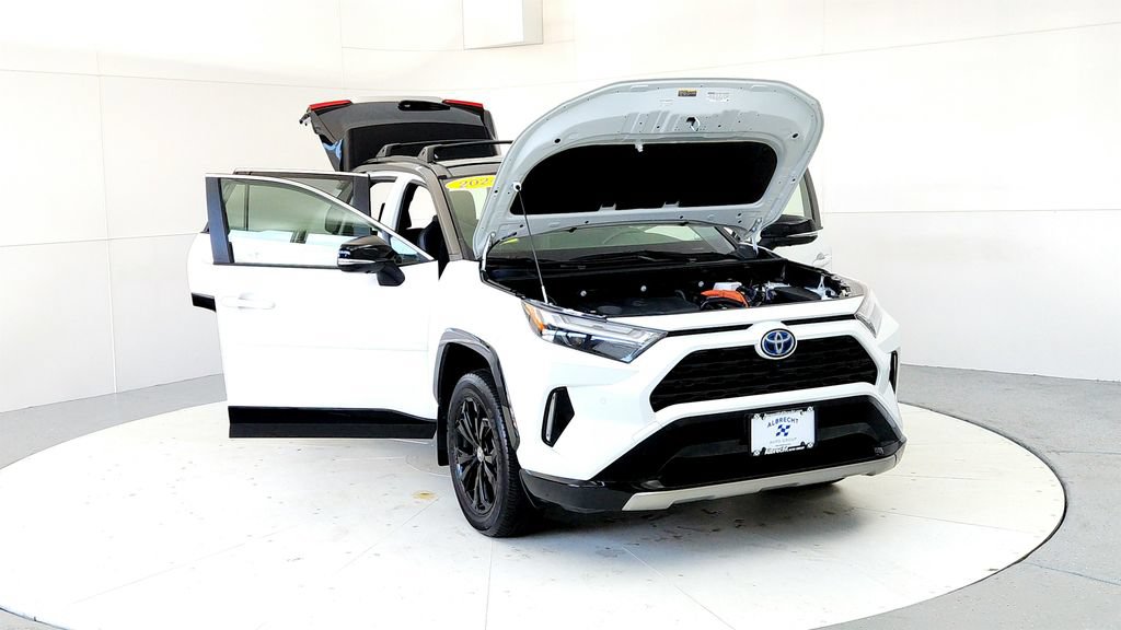Used 2024 Toyota RAV4 XSE w/ Advanced Technology Package AWD/4WD image 9