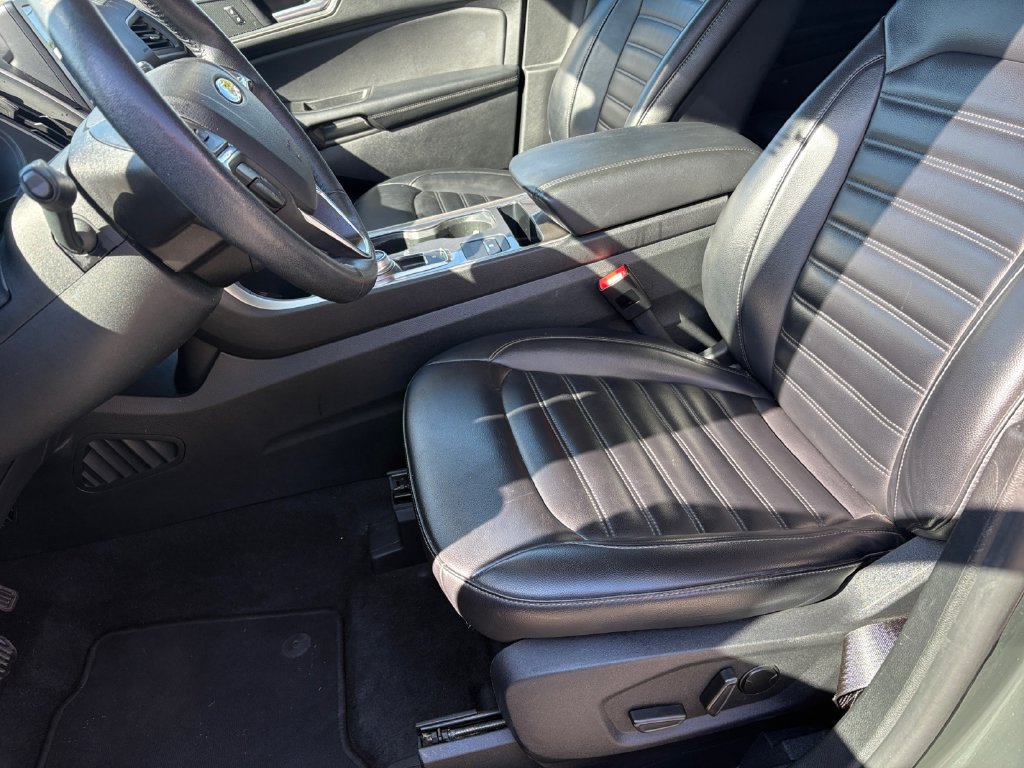 Used 2024 Ford Edge SEL AWD/4WD image 9
