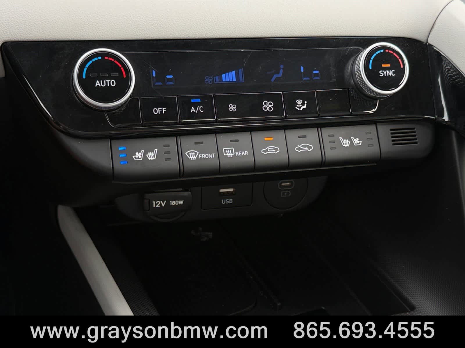 Used 2025 Hyundai Elantra Limited FWD image 27