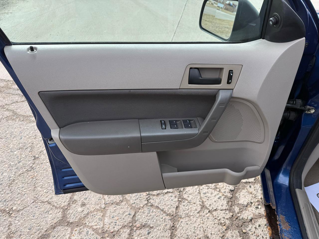 Used 2008 Ford Focus SE image 10