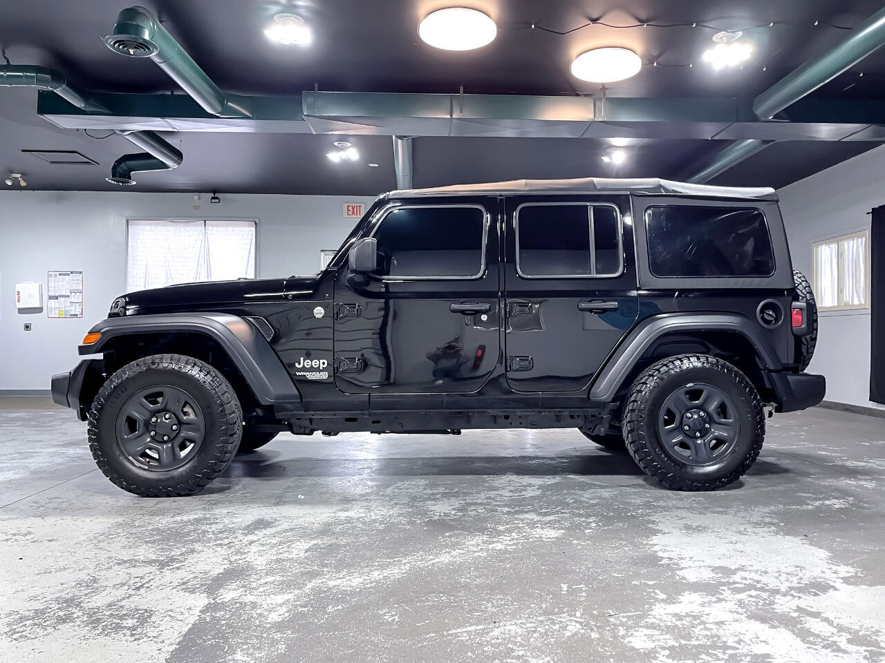 Used 2018 Jeep Wrangler Unlimited Sport image 5