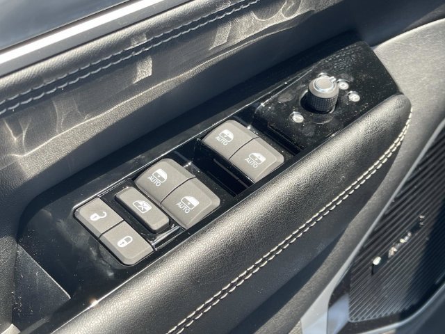 New 2026 Jeep Grand Wagoneer L Limited AWD/4WD image 24