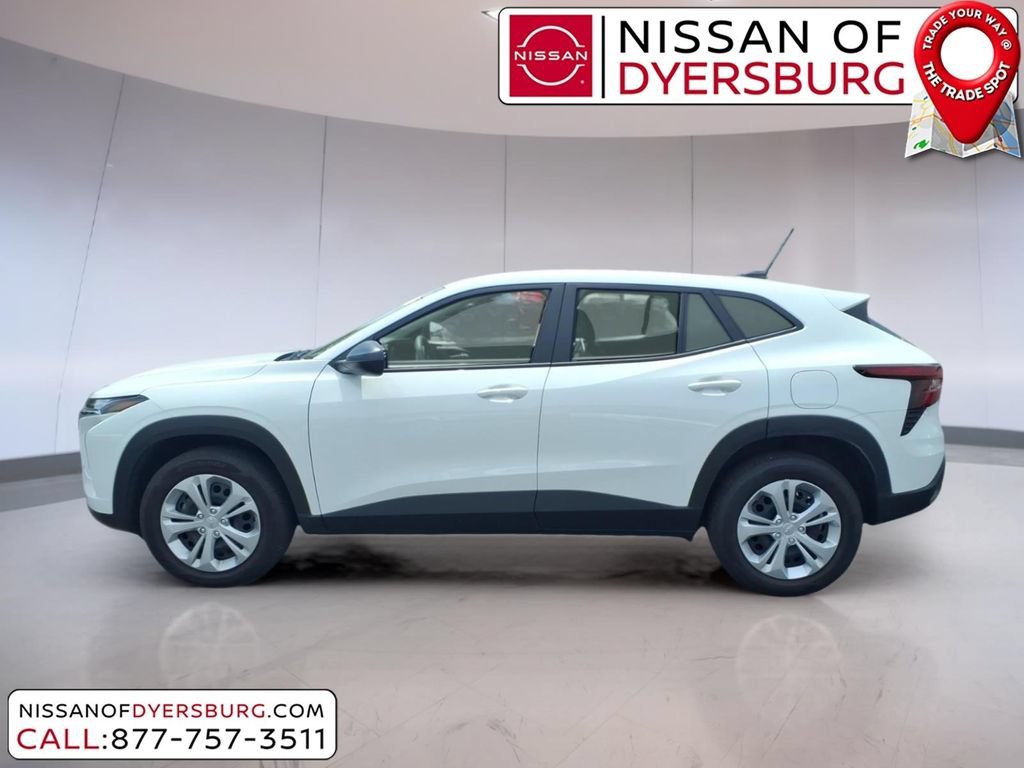 Used 2026 Chevrolet Trax LS FWD image 6