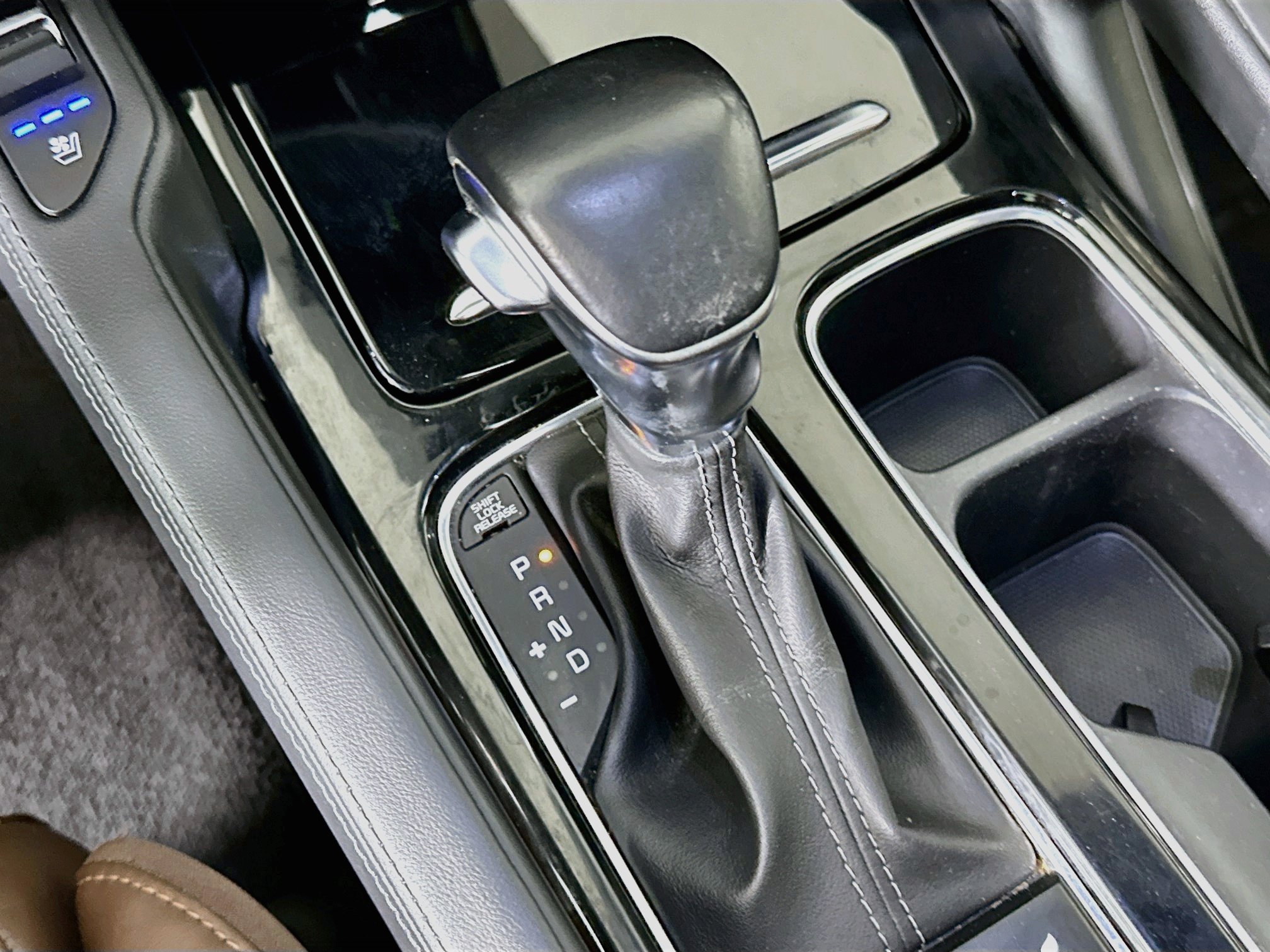 Used 2022 Kia Telluride SX w/ SX Prestige Package AWD/4WD image 25