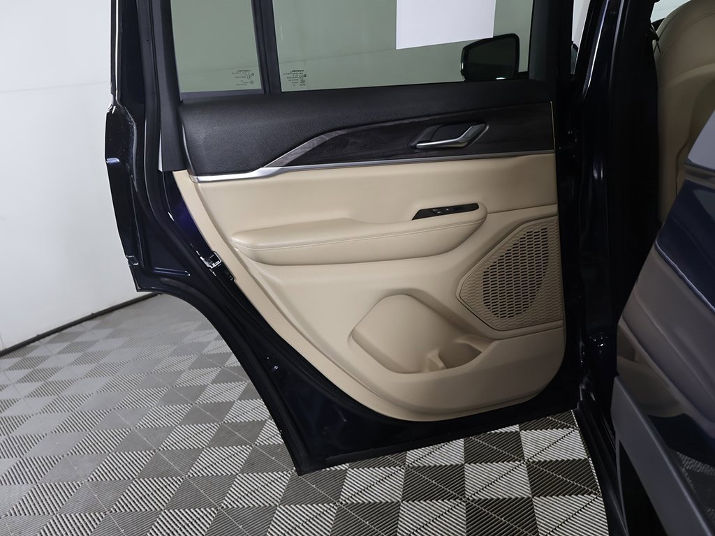 Used 2024 Jeep Grand Cherokee Limited image 25