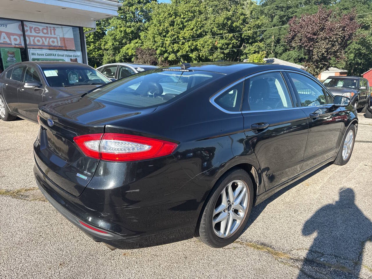 Used 2014 Ford Fusion SE w/ Equipment Group 202A FWD image 8