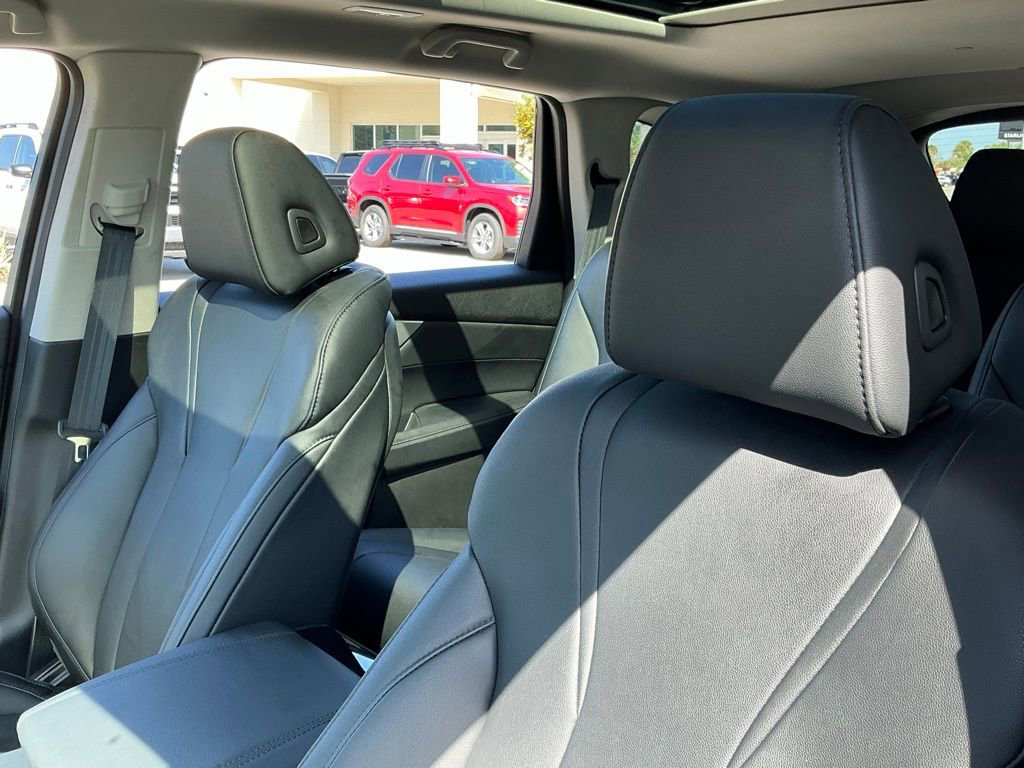 Used 2025 Acura MDX FWD image 23