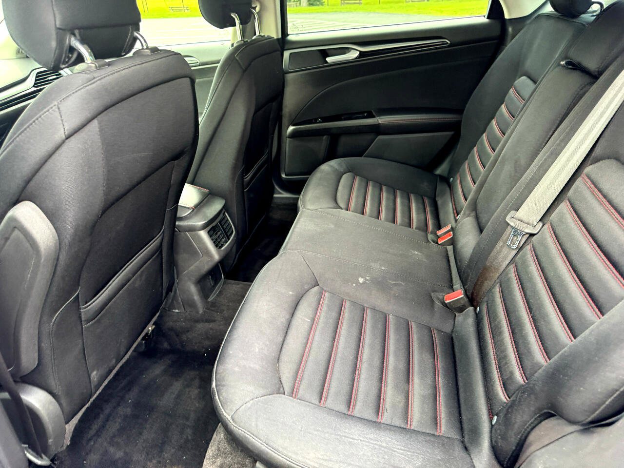 Used 2014 Ford Fusion SE w/ Equipment Group 201A image 28