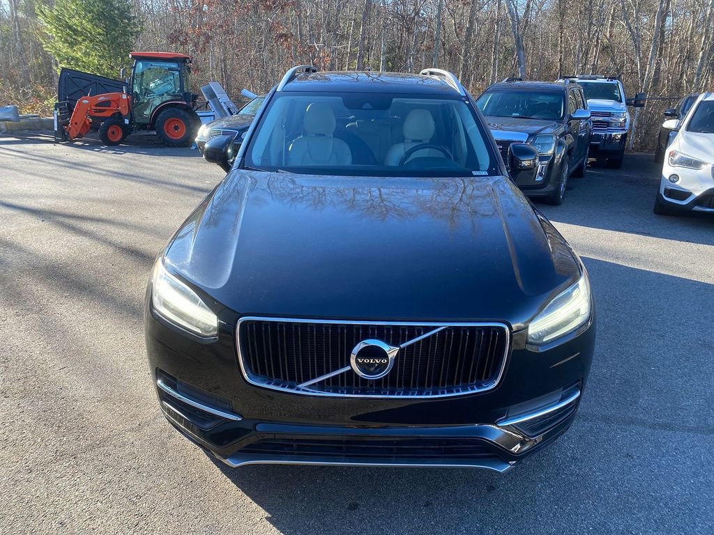 Used 2017 Volvo XC90 T6 Momentum w/ Vision Package image 3