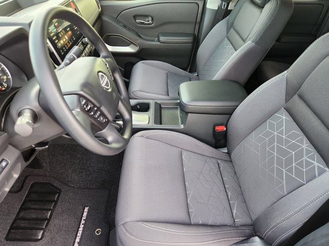 Used 2026 Nissan Frontier SV w/ Tow Package RWD image 13