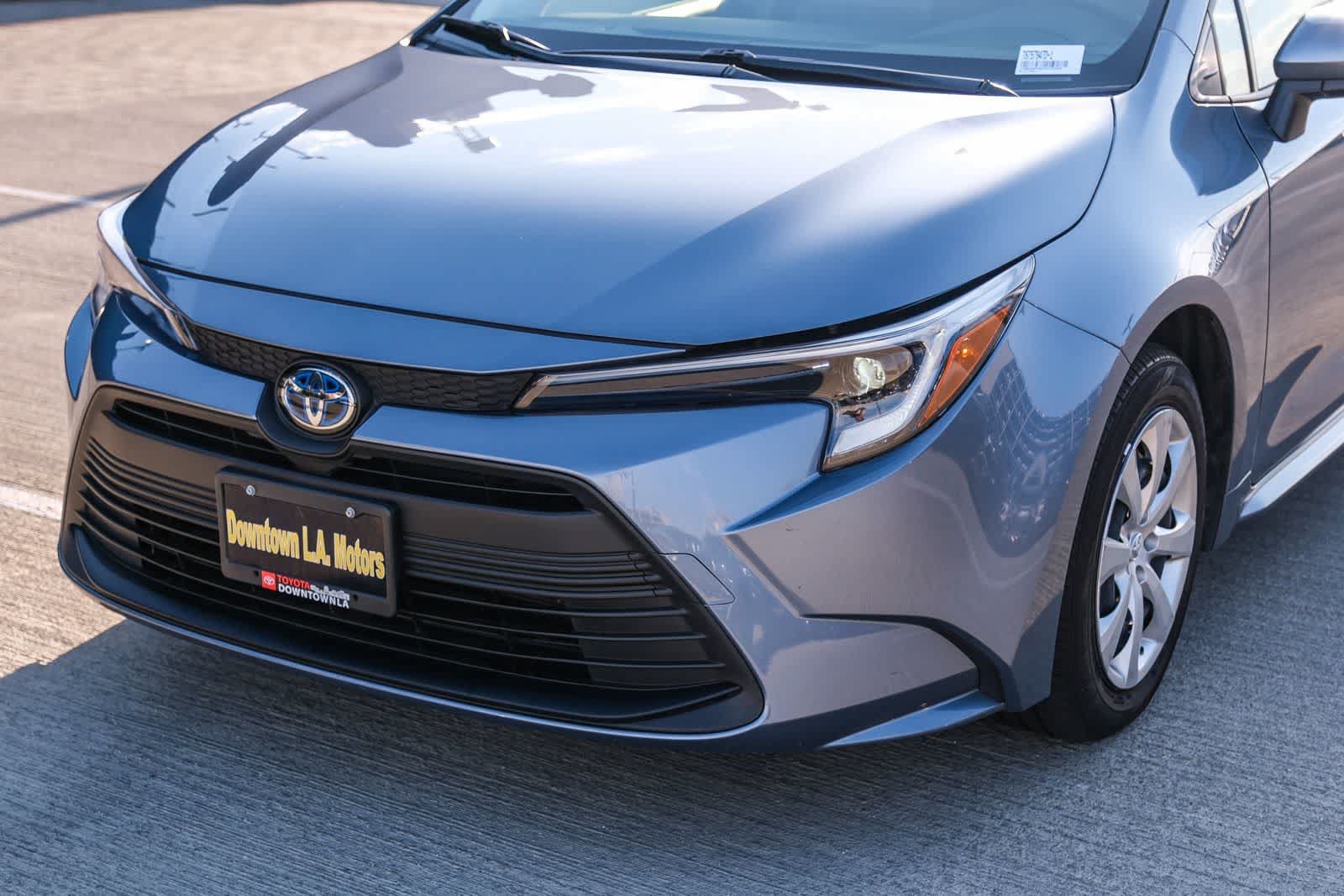 Used 2025 Toyota Corolla LE FWD image 11
