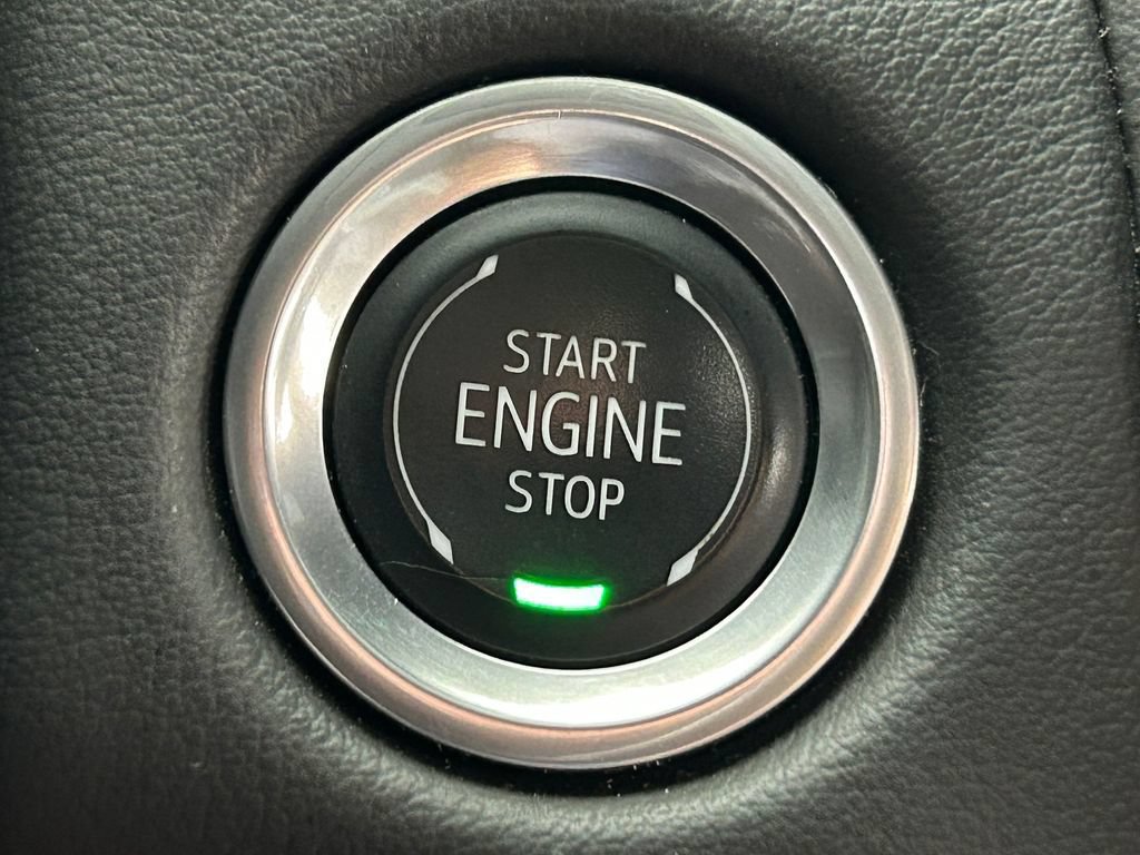 Used 2024 Chevrolet Suburban RST RWD image 32
