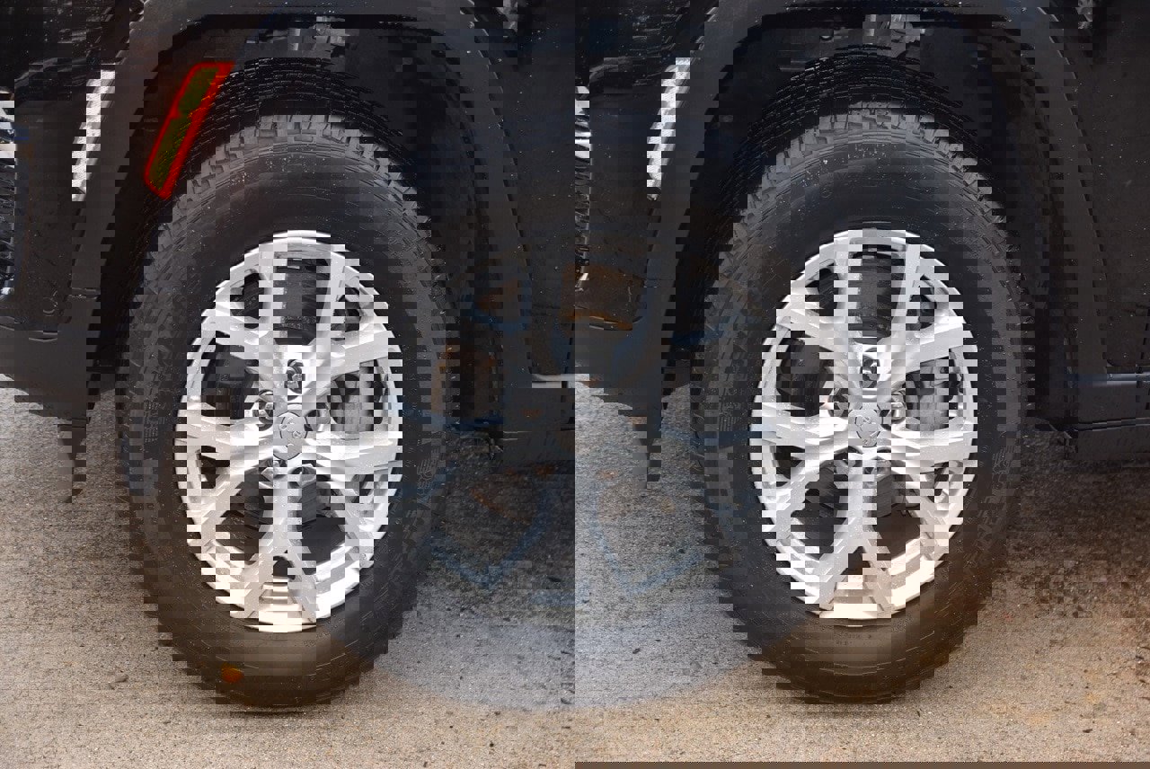 Used 2023 Jeep Grand Cherokee Limited w/ Luxury Tech Group II image 37