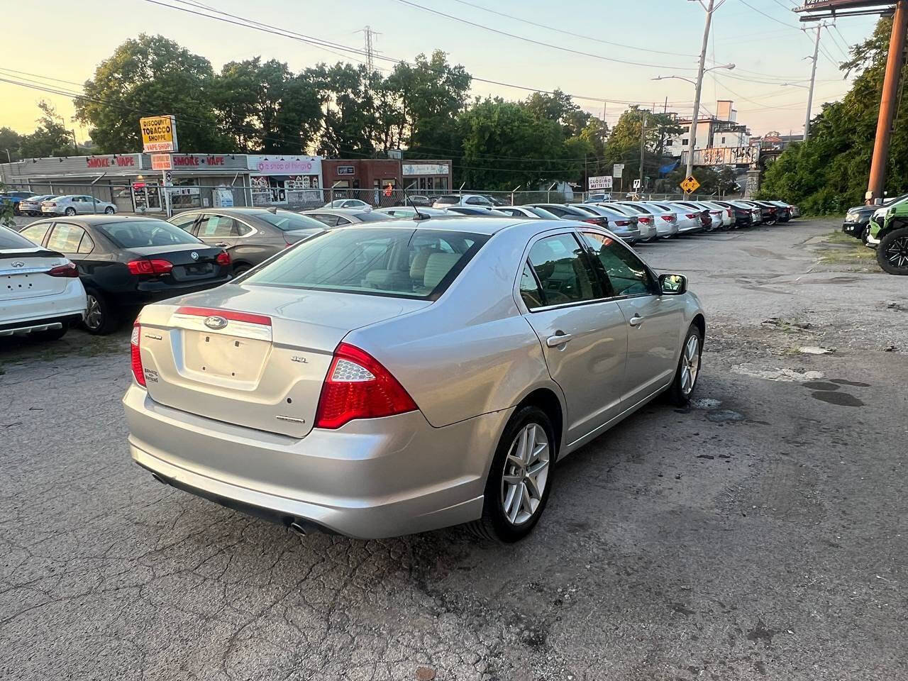 Used 2011 Ford Fusion SEL FWD image 5