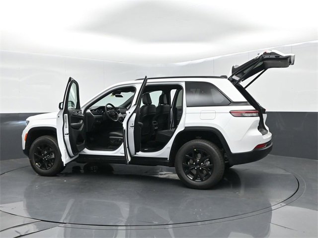 New 2025 Jeep Grand Cherokee Altitude image 58