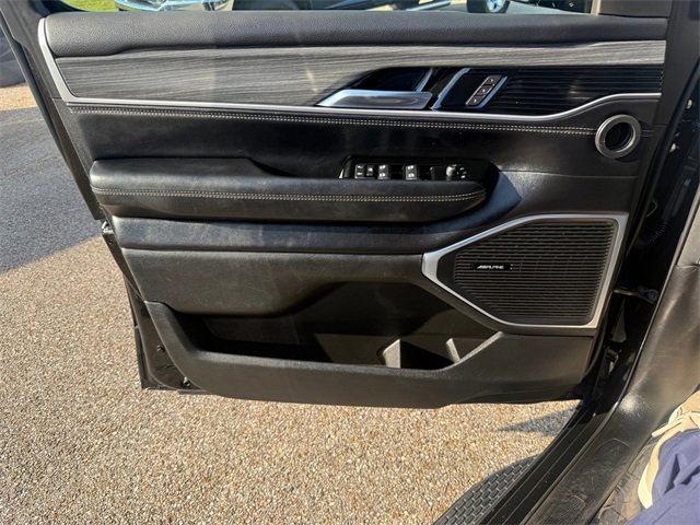 Used 2024 Jeep Wagoneer Series III w/ Flexible Seating Group image 21