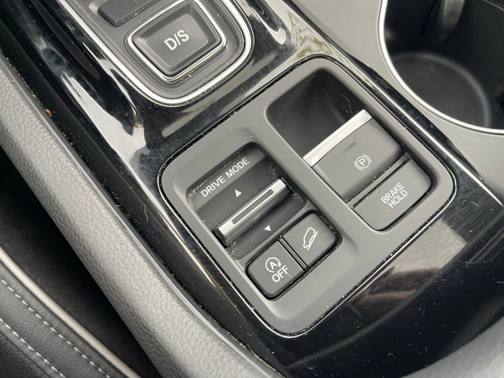 Used 2024 Honda Pilot Elite image 16
