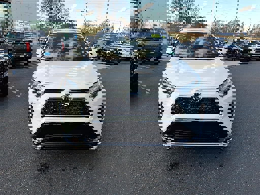 New 2025 Toyota RAV4 SE image 2