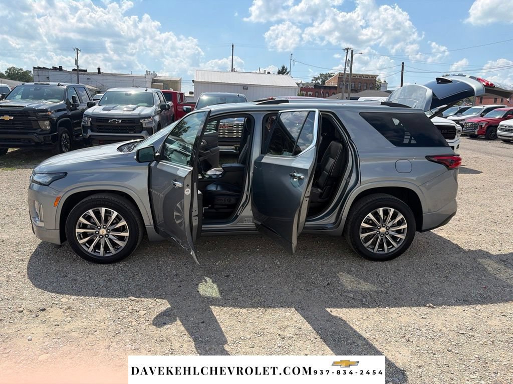 Used 2023 Chevrolet Traverse Premier AWD/4WD image 26
