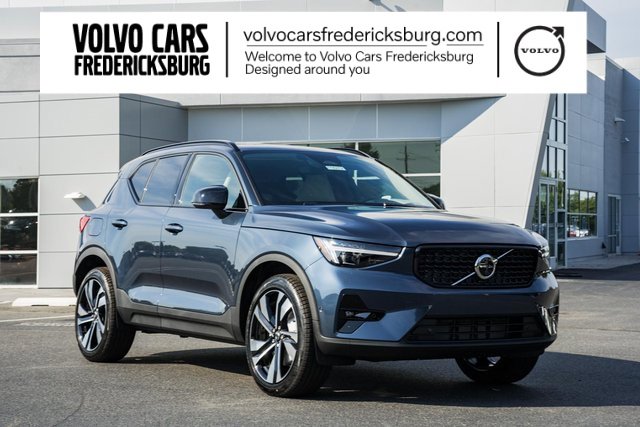 New 2026 Volvo XC40 B5 Ultra w/ Protection Package Premier