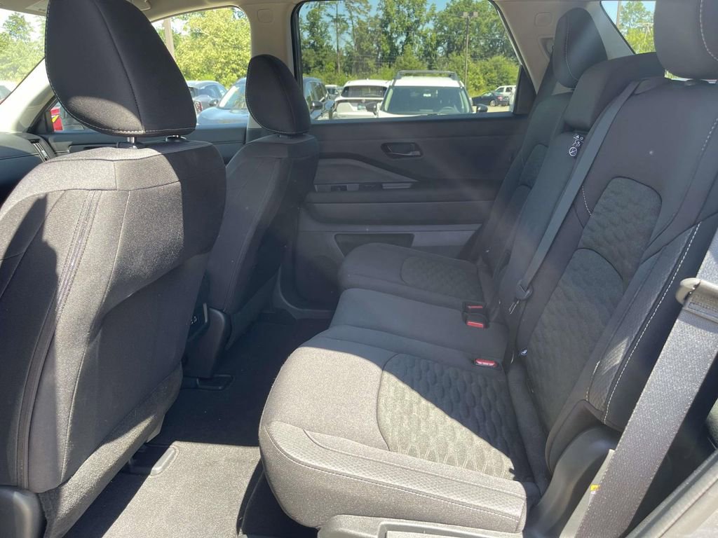 Used 2024 Nissan Pathfinder S image 9