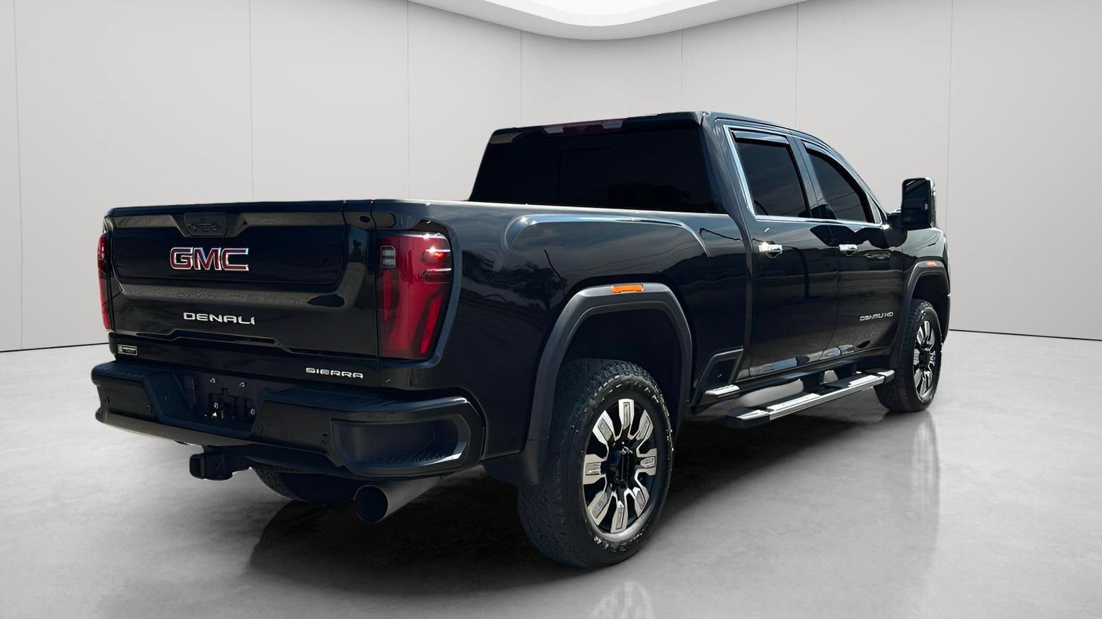 Used 2025 GMC Sierra 2500 Denali w/ Snow Plow Prep/Camper Package AWD/4WD image 4