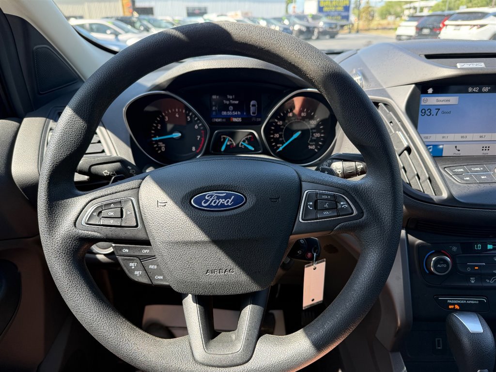 Used 2017 Ford Escape SE w/ Equipment Group 201A image 16