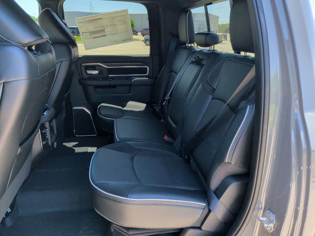 New 2026 RAM 3500 Laramie AWD/4WD image 40