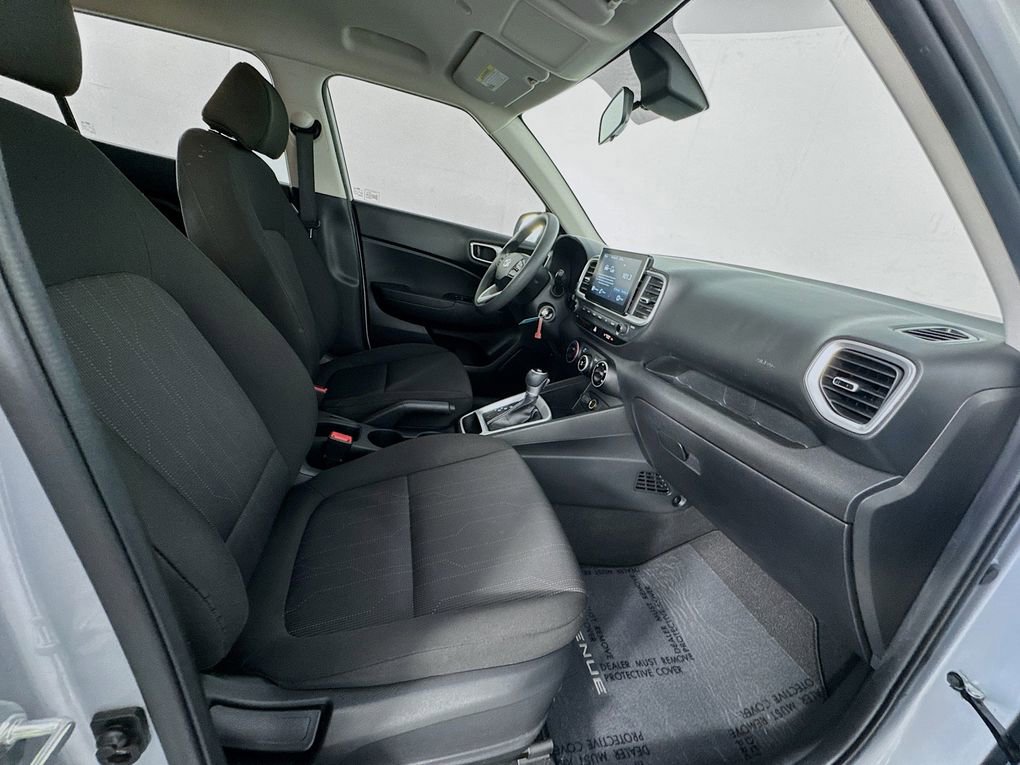 Used 2020 Hyundai Venue SE image 28