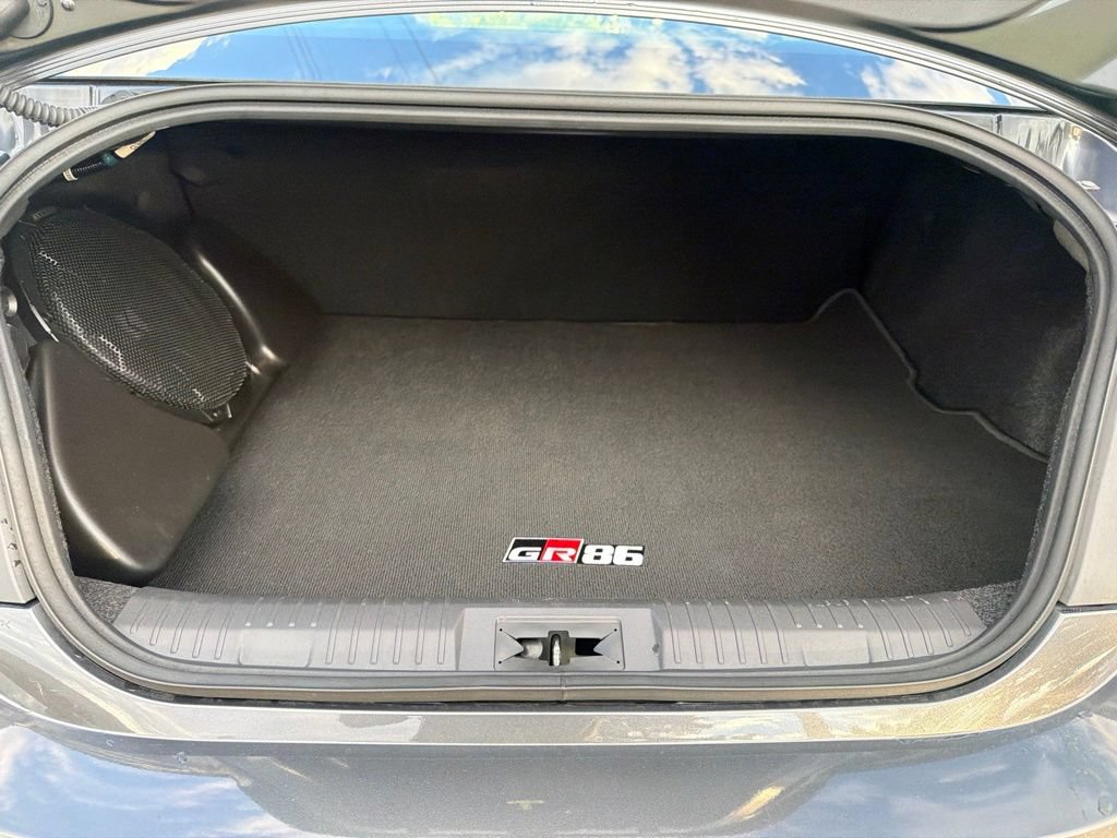 Used 2025 Toyota GR86 RWD image 17