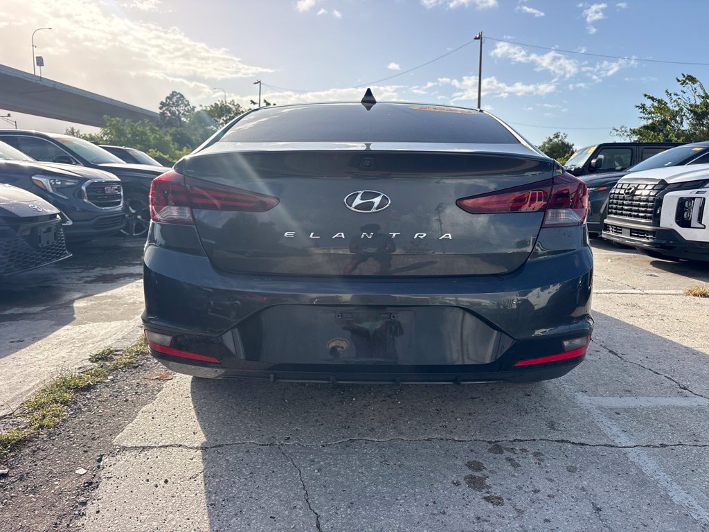 Used 2020 Hyundai Elantra SEL FWD image 4
