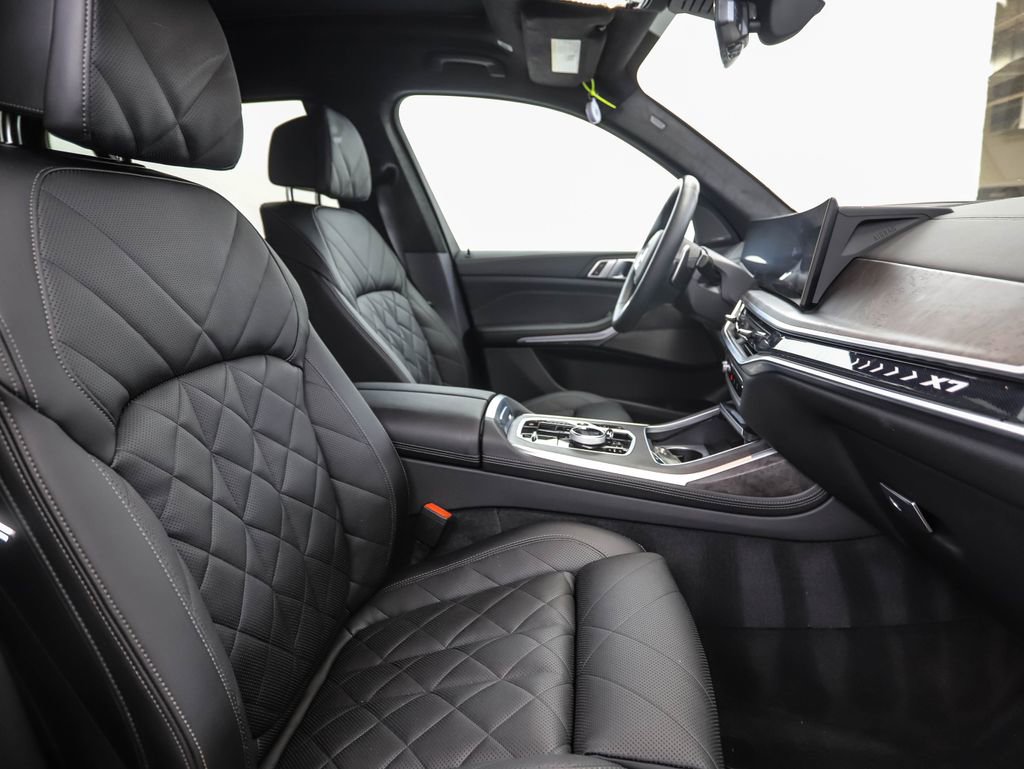 Used 2024 BMW X7 xDrive40i w/ Executive Package image 33
