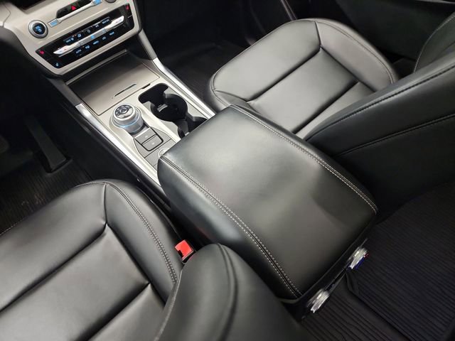 Used 2022 Ford Explorer XLT w/ Equipment Group 202A image 24