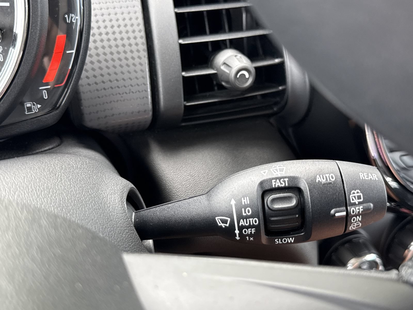 Used 2021 MINI Cooper 2-Door Hardtop FWD image 20
