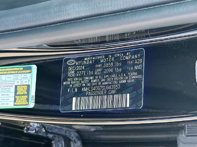 Certified 2025 Hyundai Elantra SEL FWD image 33