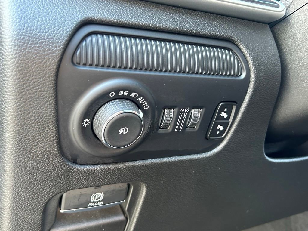 Certified 2024 Jeep Wagoneer L Base image 48