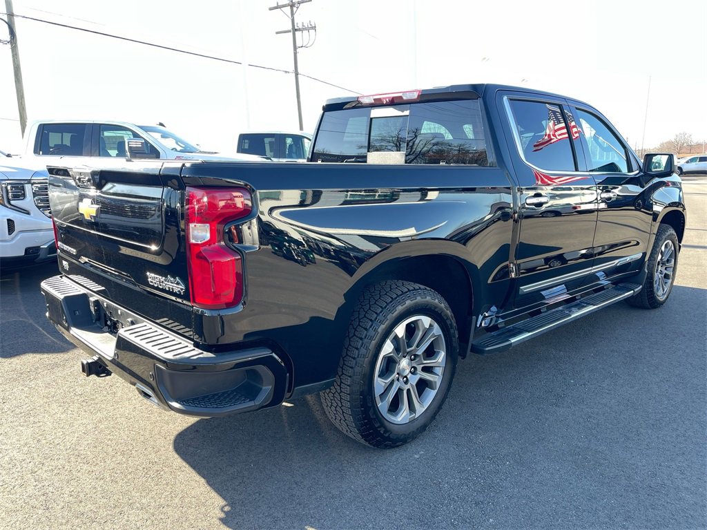 Used 2024 Chevrolet Silverado 1500 High Country w/ Technology Package image 5