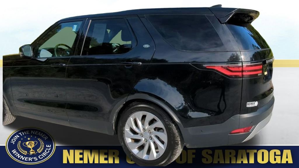 Used 2024 Land Rover Discovery S image 2