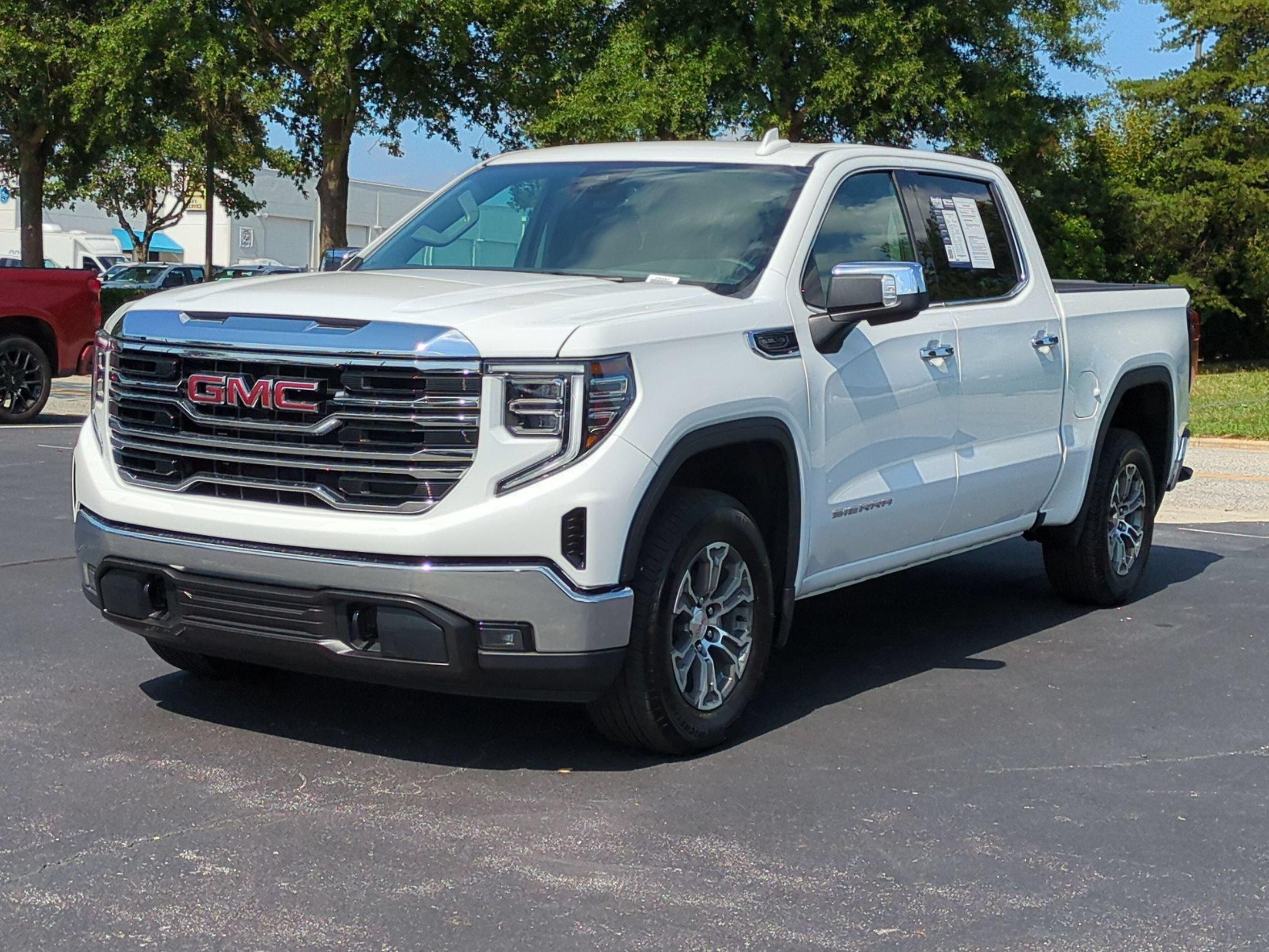 Used 2026 GMC Sierra 1500 SLT RWD image 5