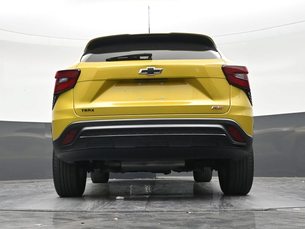 Used 2024 Chevrolet Trax RS FWD image 23