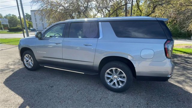 New 2026 Chevrolet Suburban Premier w/ Sun And Tow Package image 7