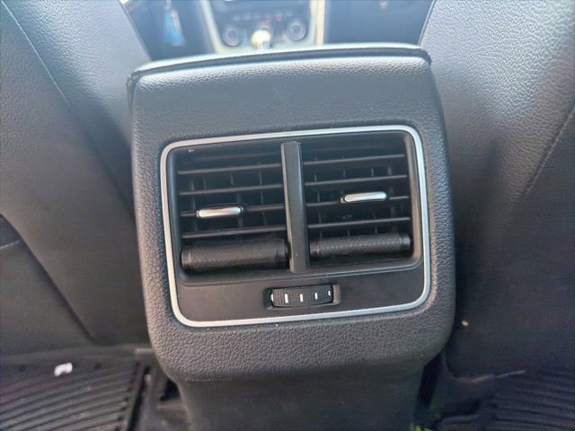 Used 2013 Volkswagen Passat TDI SE FWD image 16