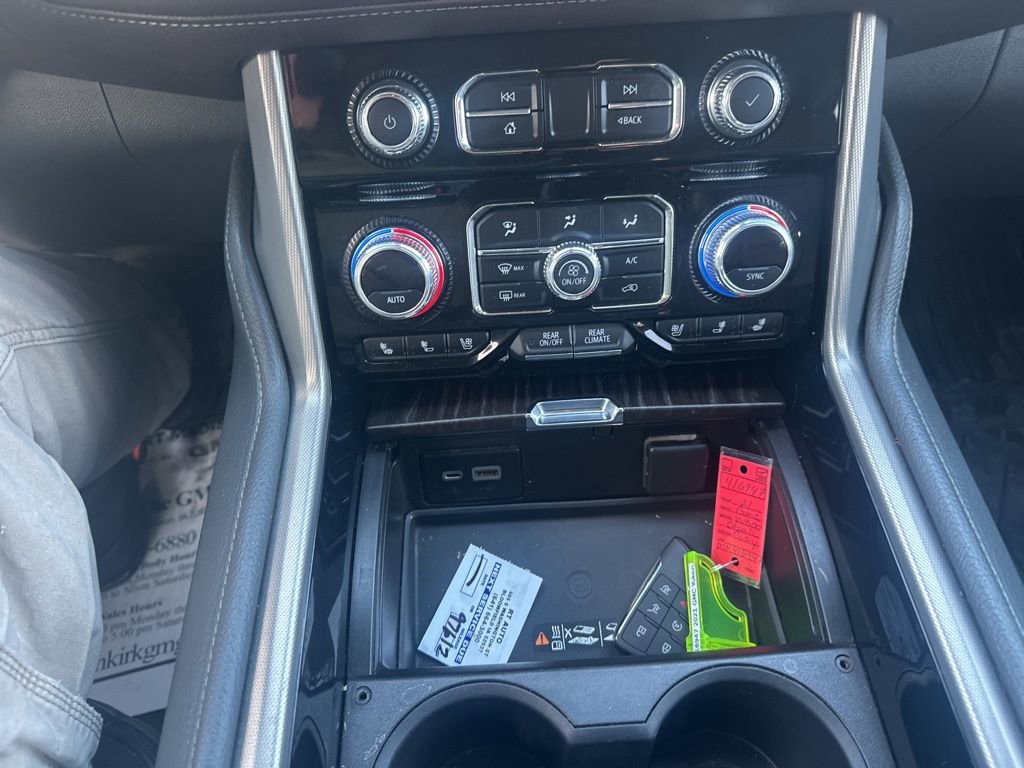 Used 2021 GMC Yukon Denali w/ Denali Premium Package image 22