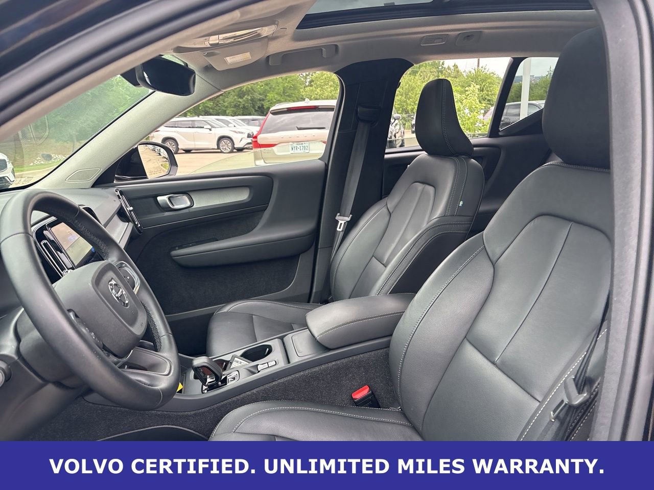 Used 2025 Volvo XC40 B5 Core AWD/4WD image 17