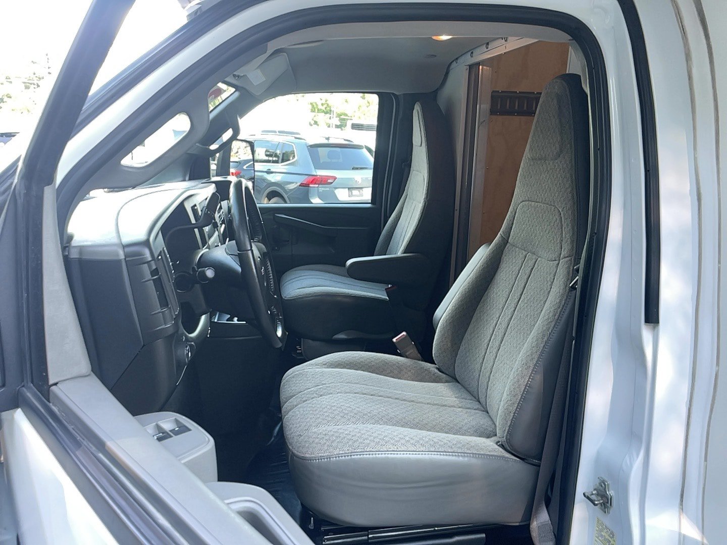 Used 2023 GMC Savana 4500 w/ Power Convenience Package RWD image 11